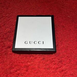 Gucci Belt w/ box - Black and Gold